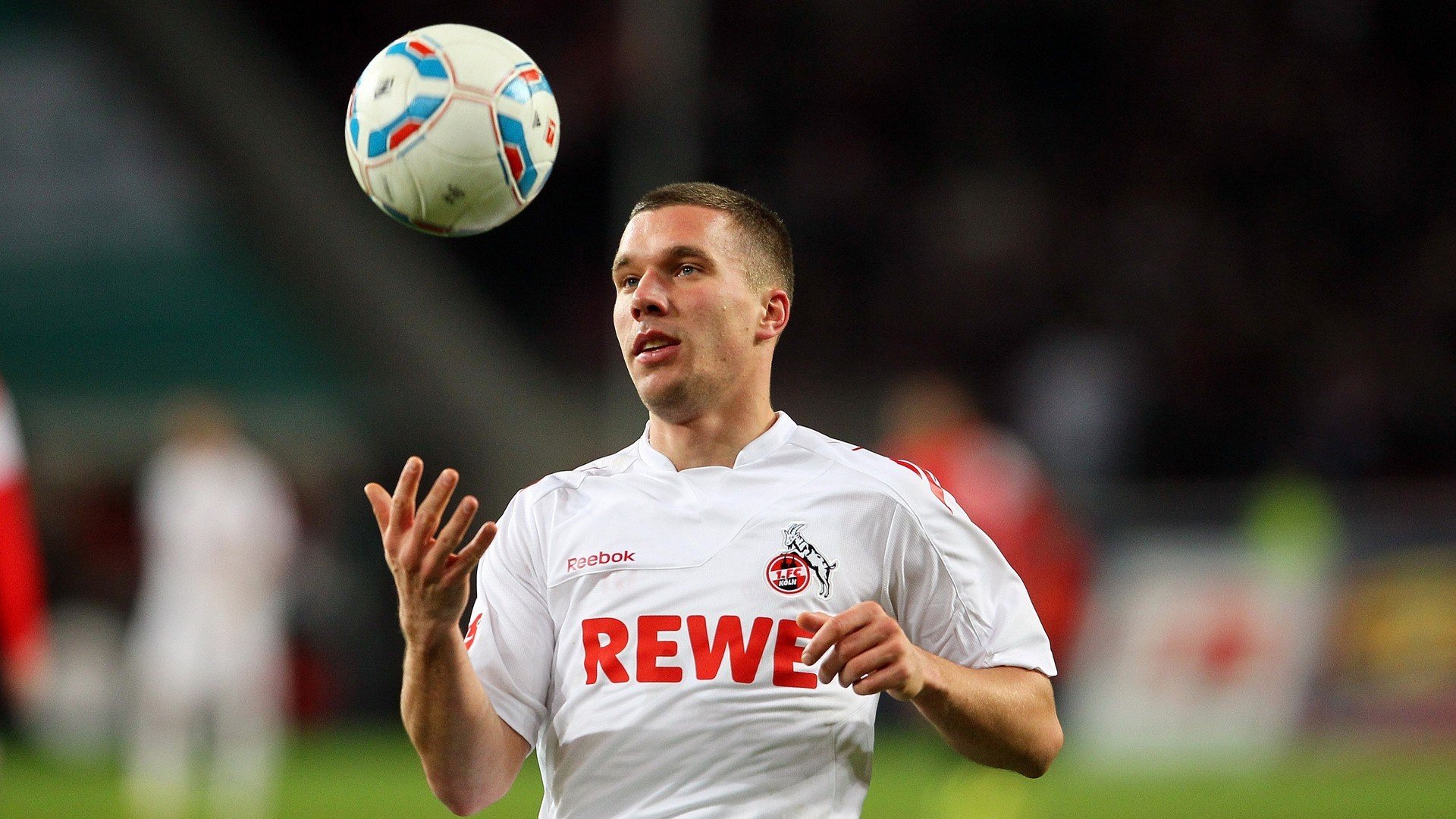 FB体育官方网站-联合杯险胜温网？兹维列夫点燃赛场背后的网球新叙事