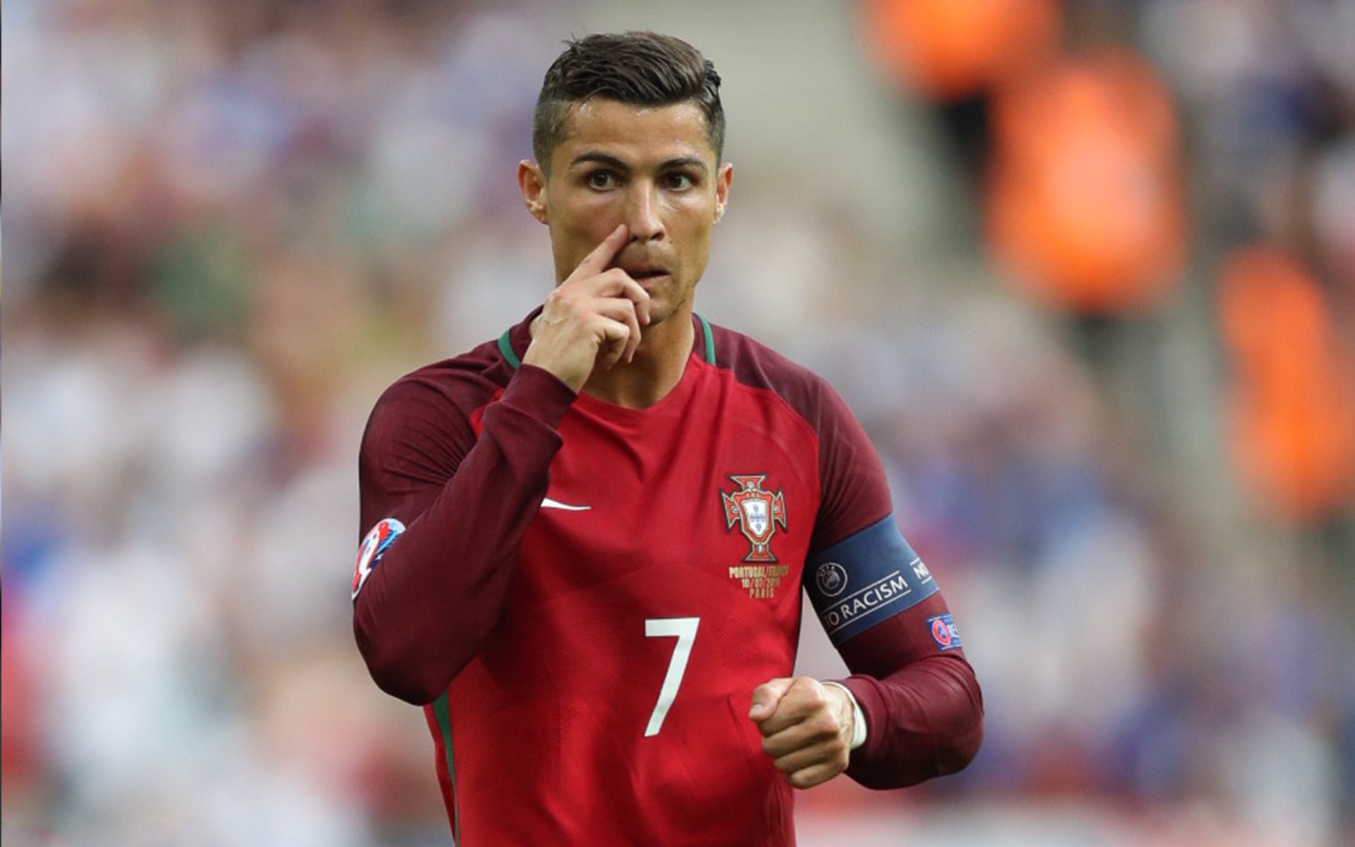 赛道传奇，塞恩斯刷新纪录，梅赛德斯鏖战法拉利