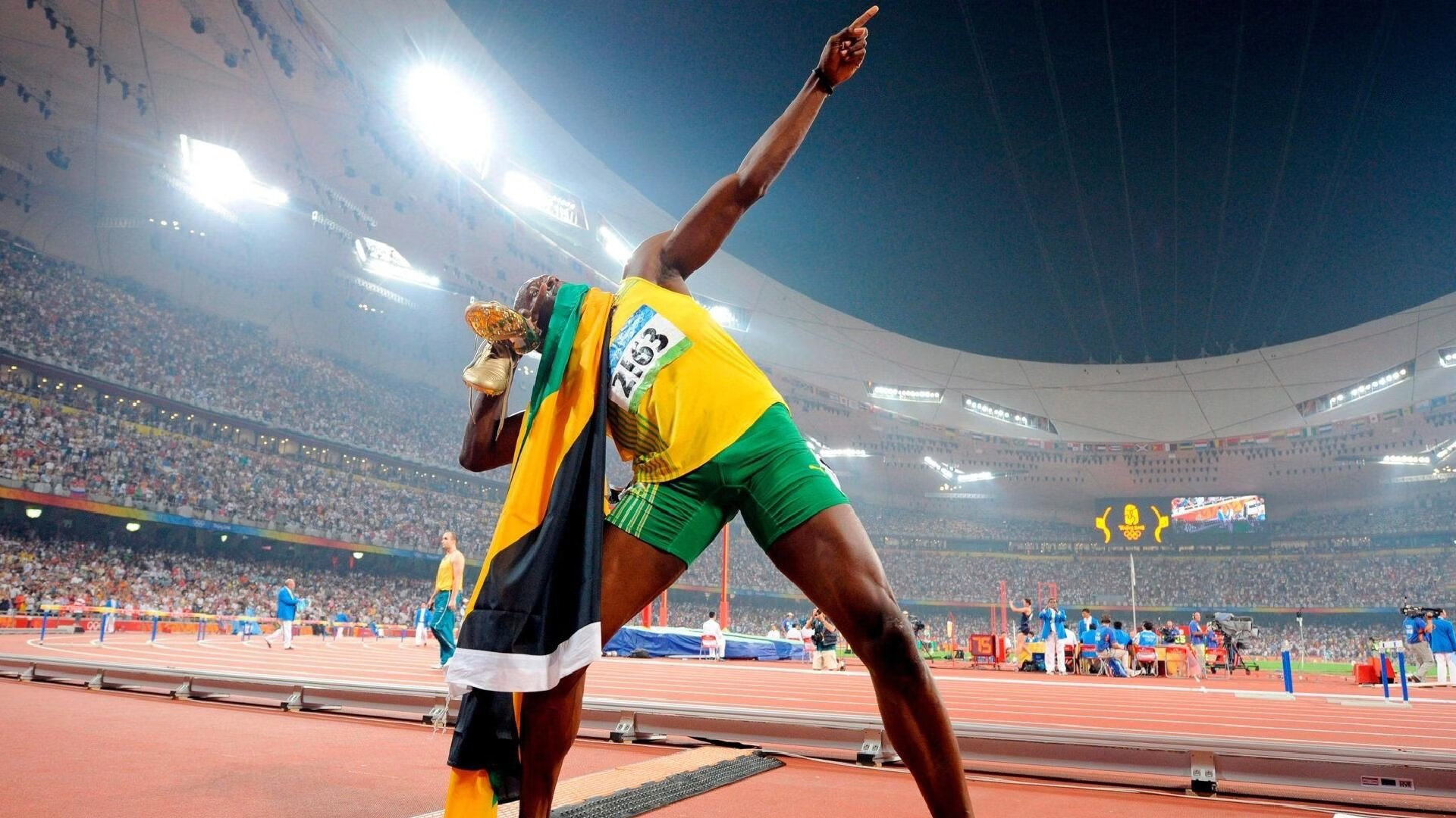 FB体育网页版-当足球的狂想曲闯入篮球殿堂，巴西火力与姆巴佩的跨界季后赛狂想